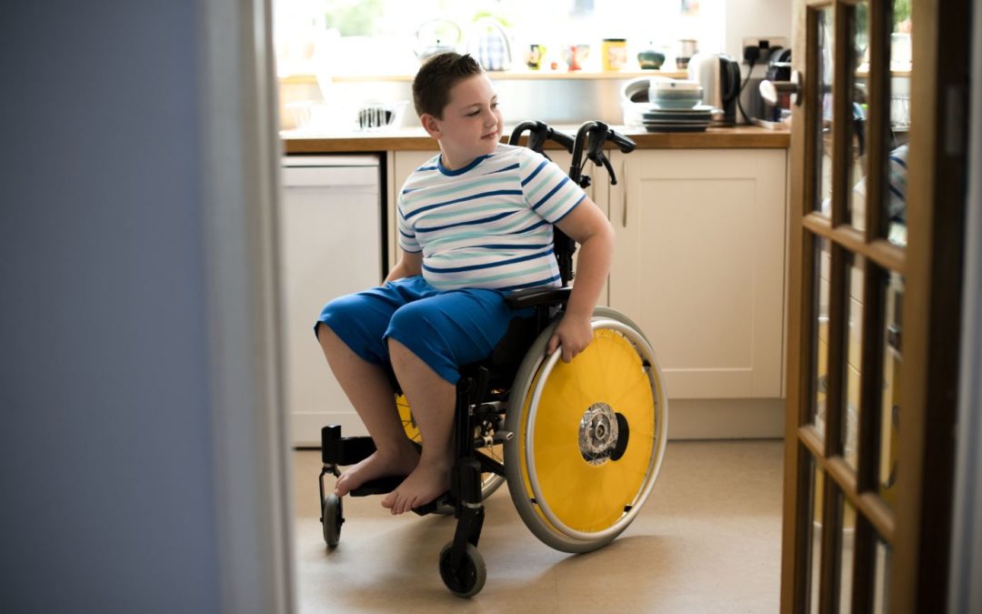 Hector M, 7 ans, en fauteuil depuis ses 2 ans